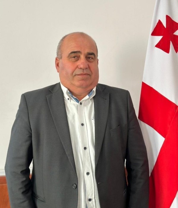 ემზარ კრავეიშვილი